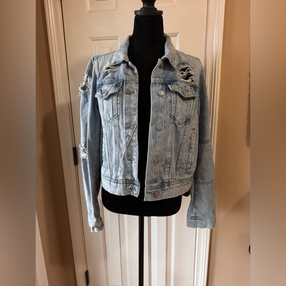 Free People Light Blue Distressed Denim Jacket size small - Picture 5 of 13